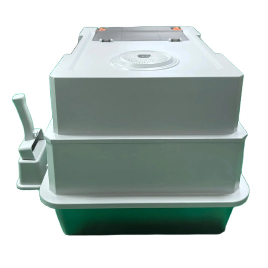 Stainless steel litter box with lid, extra-large enclosed kitty litter pan, equipped with steps and a litter scoop,