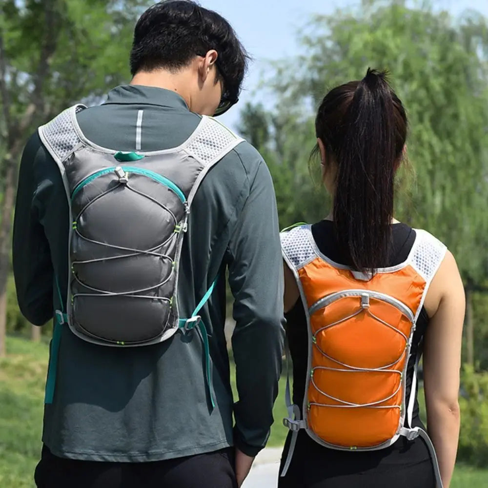 Breathable Running Hydration Vest Ultra-light Multiple Pockets Running Hydration Bag Waterproof Nylon Material Water Backpack