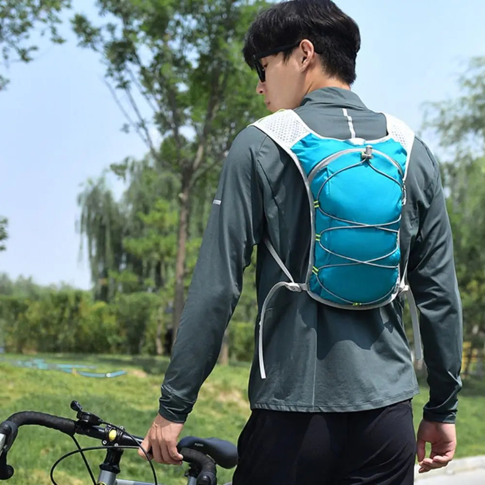 Breathable Running Hydration Vest Ultra-light Multiple Pockets Running Hydration Bag Waterproof Nylon Material Water Backpack